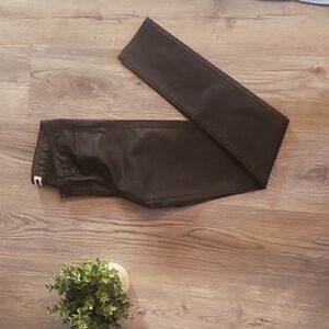 Noisy May l denim l Black l straight cut skinny l